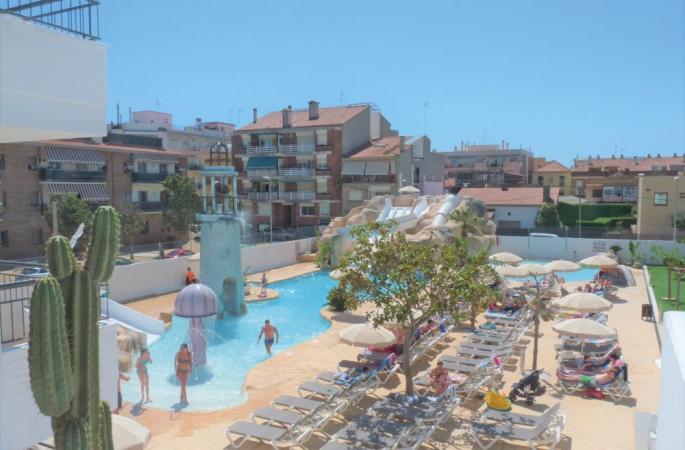 Fergus Club Pineda Splash