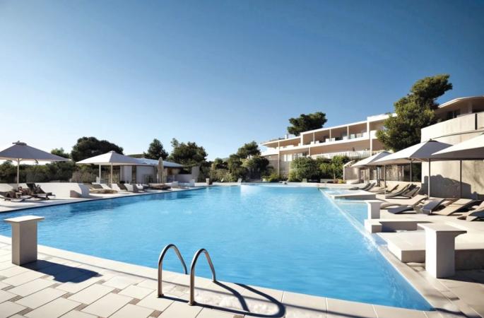 Comer Ionian Palace