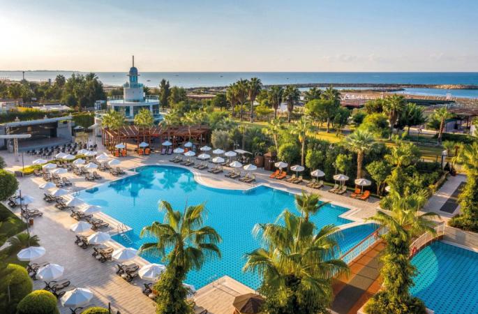 Commodore Elite Suites & Spa - Luxesuites