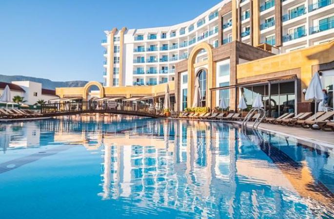 Hotel The Lumos Deluxe Resort & Spa