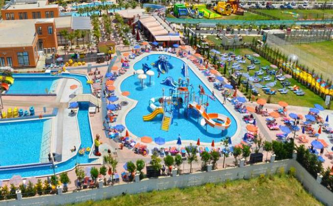 Caretta Beach Hotel & Waterpark