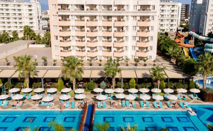 Hotel Ramada Resort Lara - zomer 2023