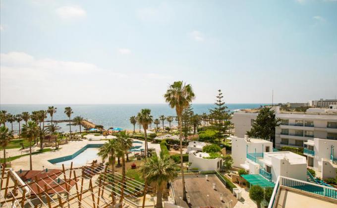 Leonarda Plaza Cypria Maris