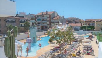 Fergus Club Pineda Splash