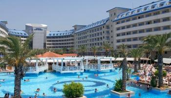 Hotel Crystal Admiral Resort Suites & Spa