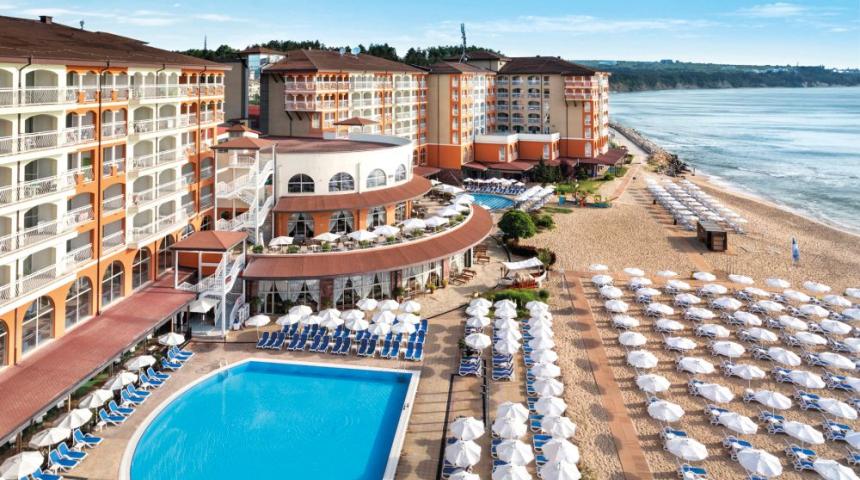 Sol Luna Bay Resort
