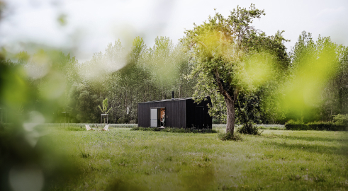 Slapen in de natuur in een slow cabin