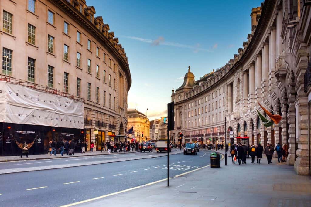 Londen in één adem: hoog, griezelig, stijlvol en heerlijk 2 pexels f4photography 813362